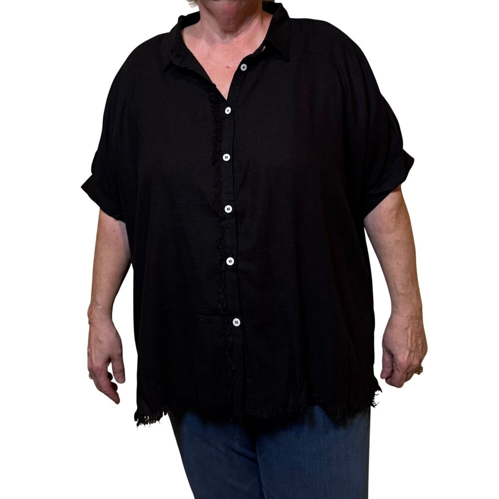 R34-XL NWT Umgee Linen Boxy Cut Button Down Top with Fray Details Black